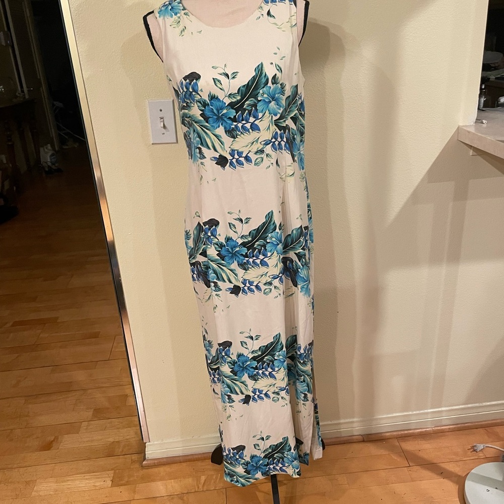 Floral Sleeveless Maxi Dress - Blue and Cream. New.
